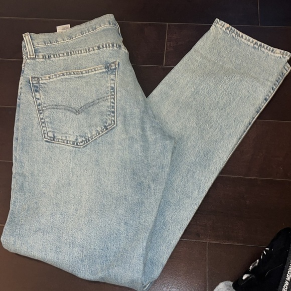 Levi's® Premium
502™ TAPER FIT MEN'S JEANS
Size 33X34 NWT - Picture 5 of 10